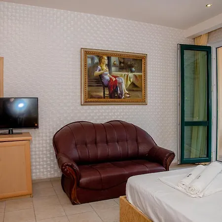 Apartment Private Studio At Central Sunny Beach With Balcony